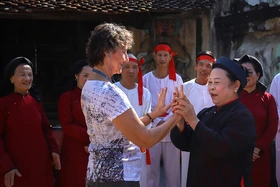 Tác phẩm “Du khách trải nghiệm điệu múa Xoan” đạt giải báo chí “Khoảnh khắc Vàng” lần thứ 6