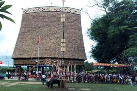 Nhà rông và nhà rông văn hóa