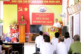 Phó Bí thư Thường trực Tỉnh ủy dự sinh hoạt chi bộ và làm việc tại xã Hương Nộn