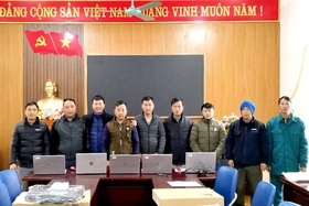 Lũng Cú - xã biên giới đầu tiên trang bị máy tính làm việc cho các thôn