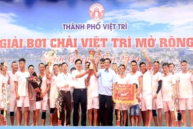 Bạch Hạc vô địch giải Bơi chải thành phố Việt Trì mở rộng