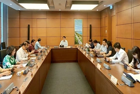 Thảo luận tại Tổ về quyết toán ngân sách Nhà nước và một số cơ chế chính sách đặc thù