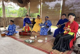 Vang nhịp chiếu Chèo