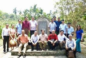 Về “Thủ đô văn nghệ kháng chiến” nghe chuyện sáng tác bài “Bầm ơi”