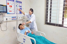 3 nạn nhân vụ sập cầu cấp cứu tại Trung tâm Y tế huyện Tam nông