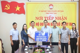 Chung sức cứu trợ Nhân dân vùng lũ
