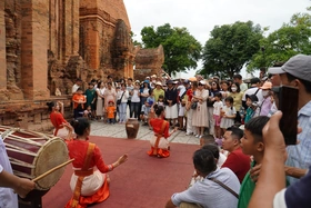 Xe buýt du lịch - sản phẩm mới của du lịch Nha Trang