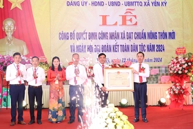 Xã Yên Kỳ đón Bằng công nhận đạt chuẩn nông thôn mới