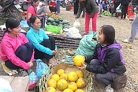 Sắc màu chợ quê
