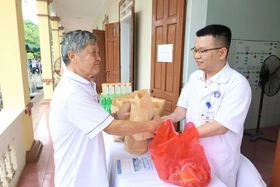 Tuổi càng cao, trí càng sáng