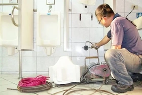 3 Giải Pháp Tự Thông Cống Hiệu Quả - Không Cần Gọi Thợ Vội