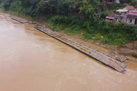 Dự kiến cầu phao Phong Châu hoạt động trở lại từ 6h sáng mai 20/6