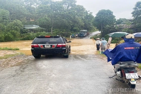 Khẩn trương xử lý các điểm trượt sạt trên tuyến đường 433 đi các xã vùng cao