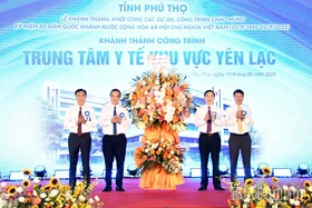 Phó Bí thư Tỉnh ủy Bùi Huy Vĩnh dự lễ khánh thành Dự án xây dựng, nâng cấp Trung tâm Y tế khu vực Yên Lạc