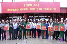 Hợp long cầu Phong Châu mới, quốc lộ 32C, tỉnh Phú Thọ
