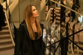Bộ phim “riêng tư” nhất của Angelina Jolie ra mắt khán giả