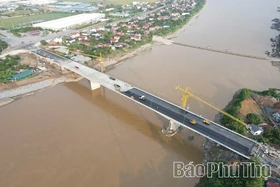 Cầu Phong Châu vượt tiến độ, sẵn sàng thông xe