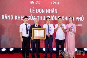 Hệ thống bệnh viện Lạc Việt đón nhận Bằng khen của Thủ tướng Chính phủ