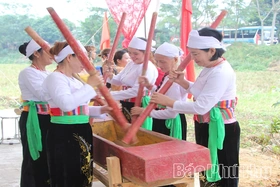 Thi đua xây dựng người phụ nữ thời đại mới