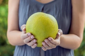 Cách chọn bưởi và ăn bưởi an toàn