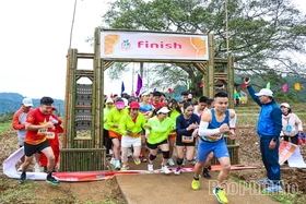 Chinh phục bản Mừng