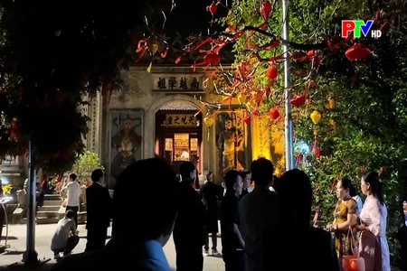 Ấn tượng tour đêm Đền Hùng - Linh Thiêng nguồn cội