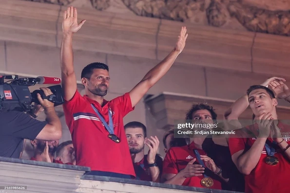 Djokovic được vinh danh đặc biệt ở Serbia, biển người nồng nhiệt chào đón