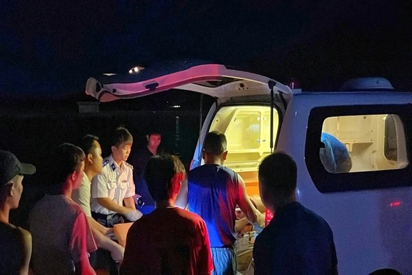 Kịp thời cứu ngư dân gặp nạn