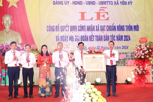 Xã Yên Kỳ đón Bằng công nhận đạt chuẩn nông thôn mới