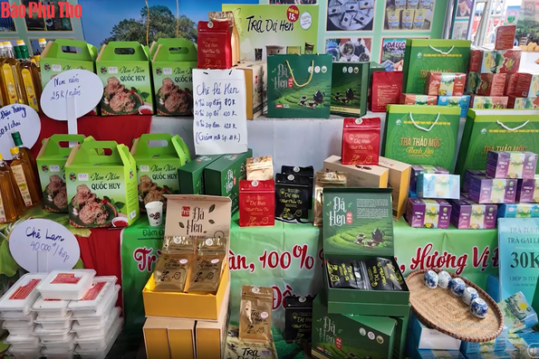 Quảng bá, tiêu thụ nông sản dịp lễ hội