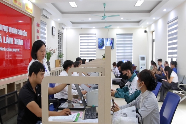 Ngày đầu chính quyền cấp xã mới đi vào hoạt động