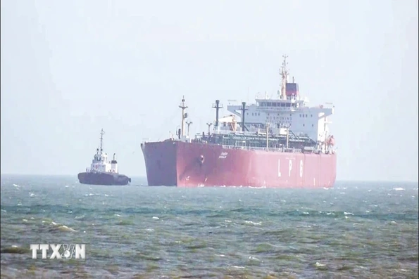 Bốn quốc gia bàn phương án mở lại eo biển Hormuz