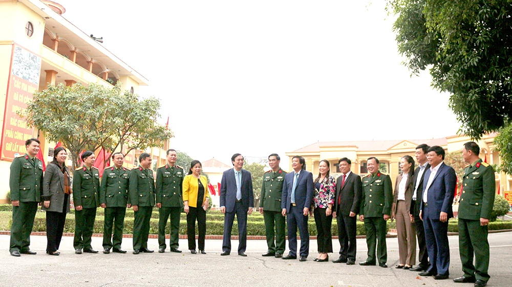 “LÁ CHẮN THÉP” KHU VỰC TÂY BẮC