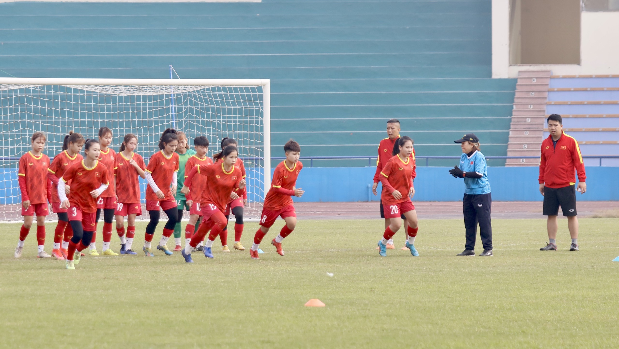 Vietnam U20 women team has their first training session at Viet Tri Stadium