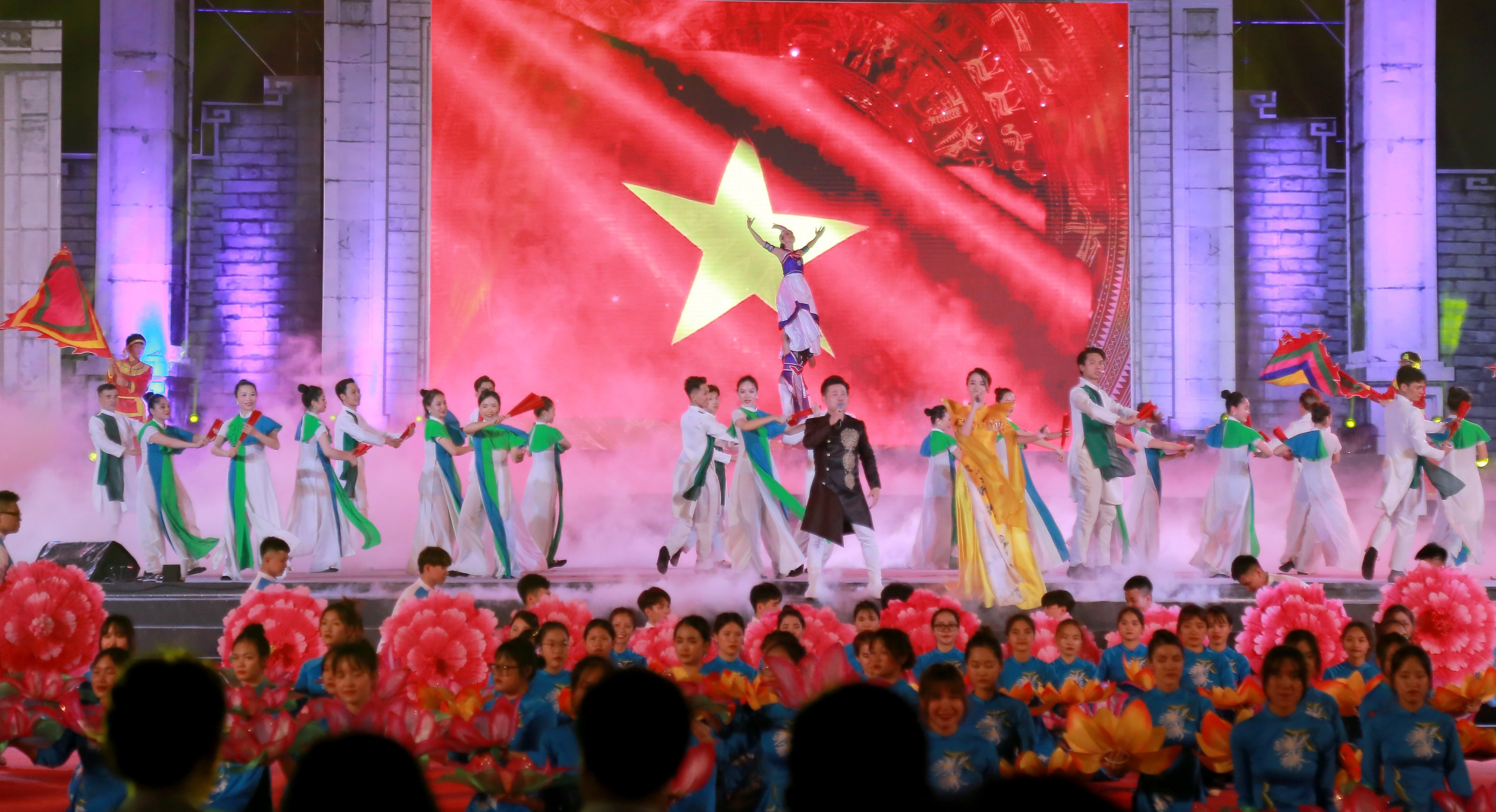 Rực rỡ sắc màu di sản văn hóa