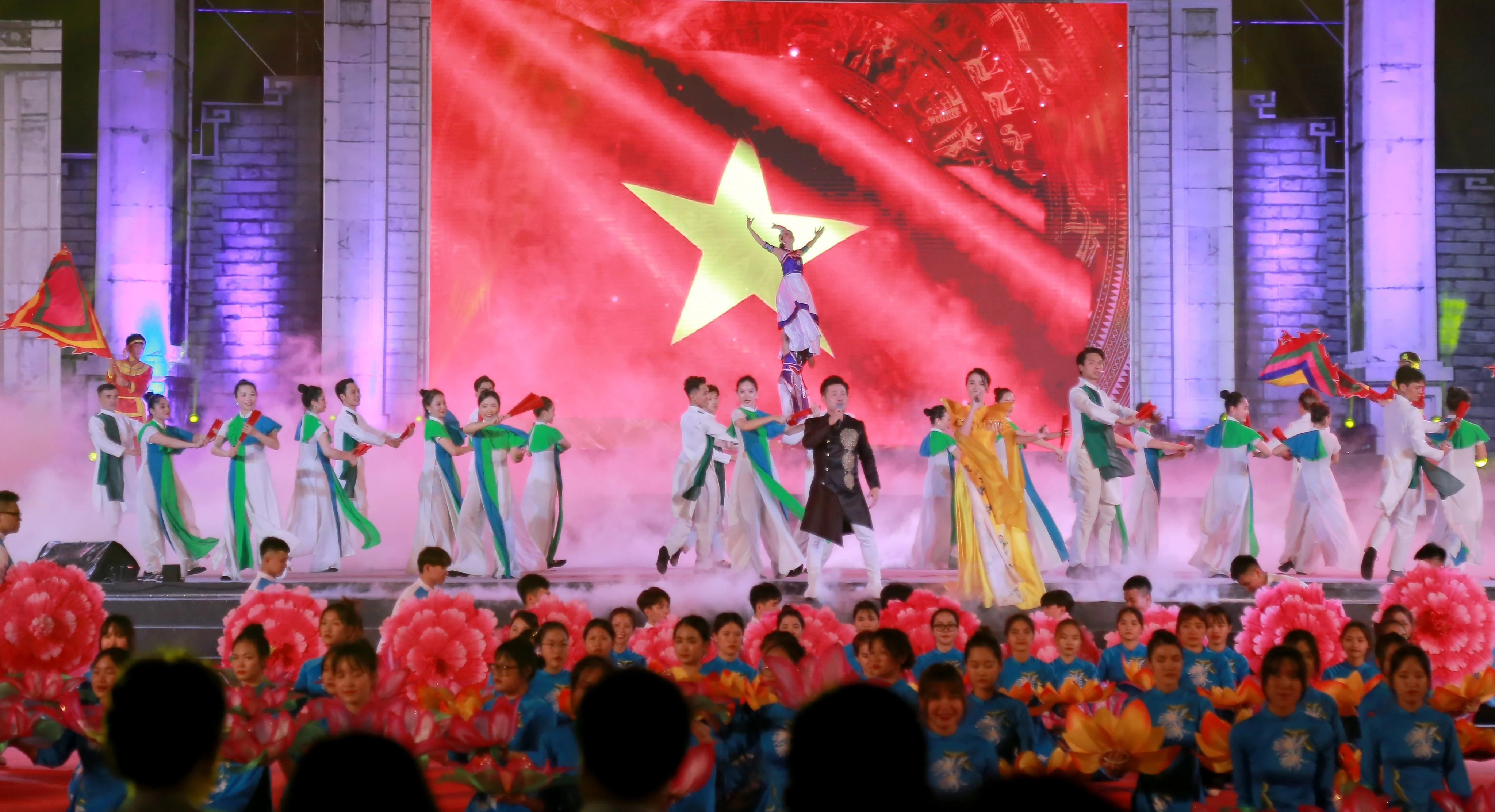 Rực rỡ sắc màu di sản văn hóa