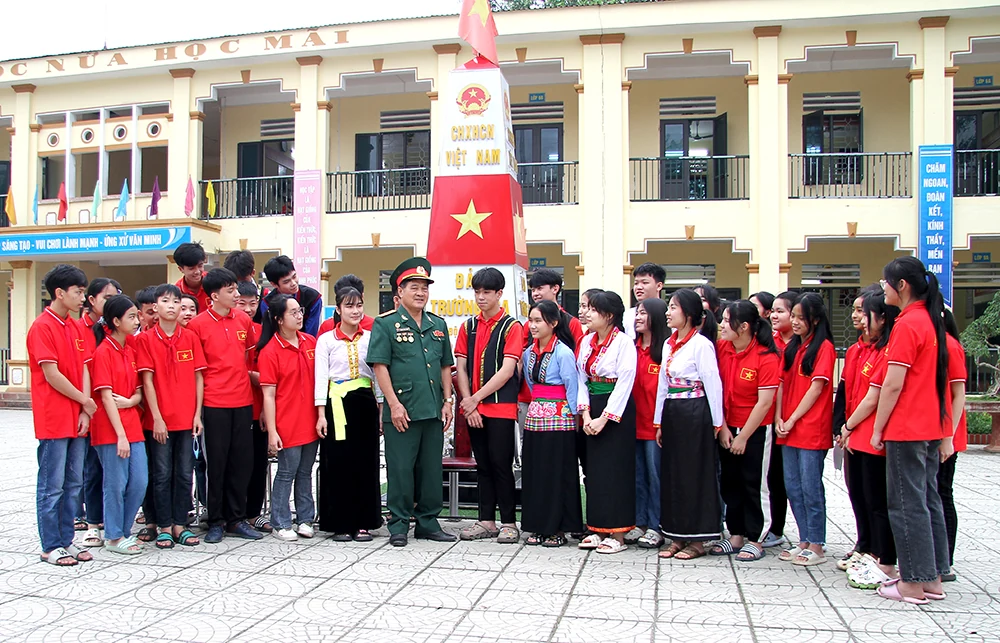Những điển hình tiêu biểu học và làm theo Bác