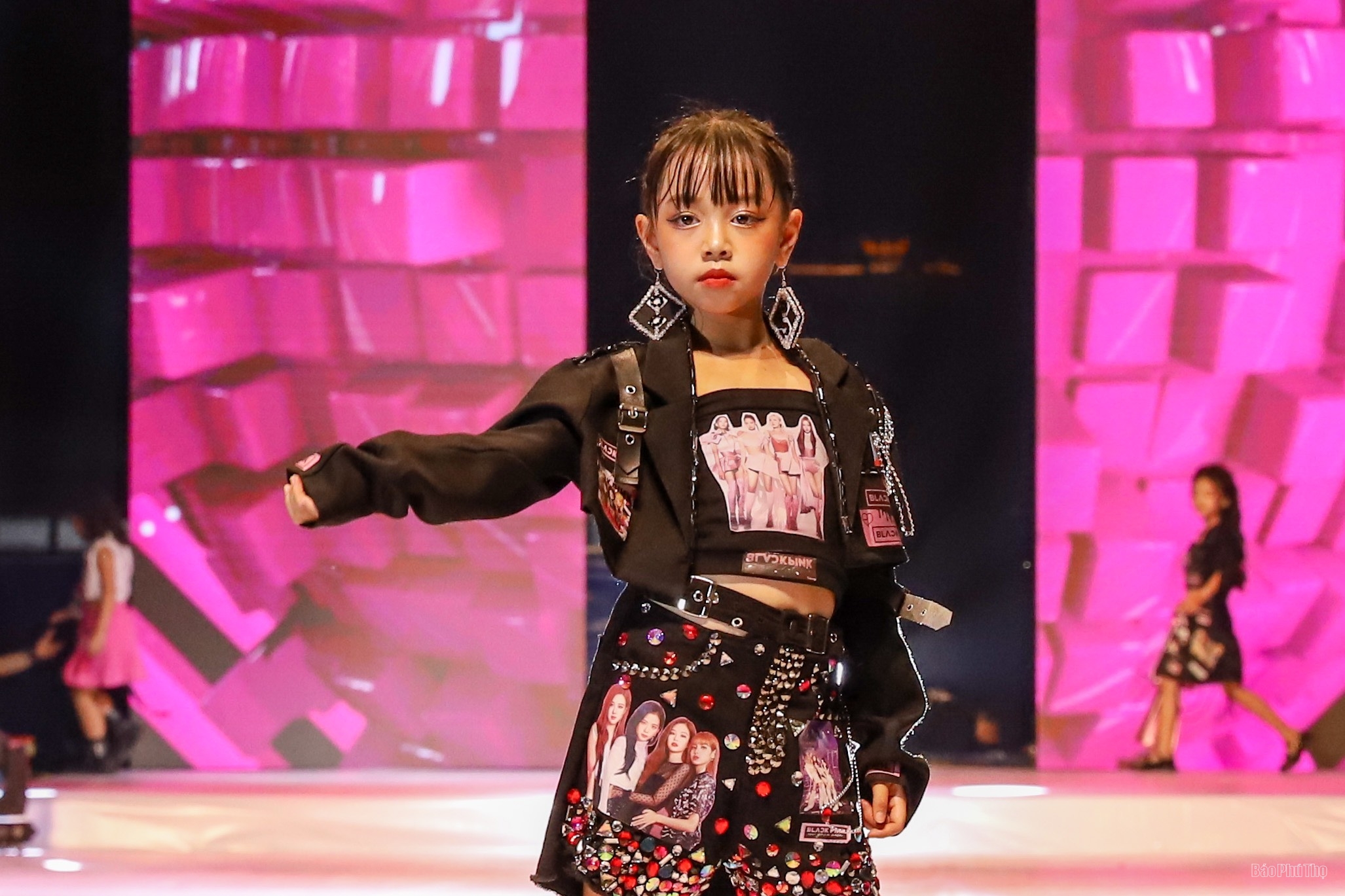 Feast your eyes on the opening night of Fall-Winter 2023 Fashion Week Season 2