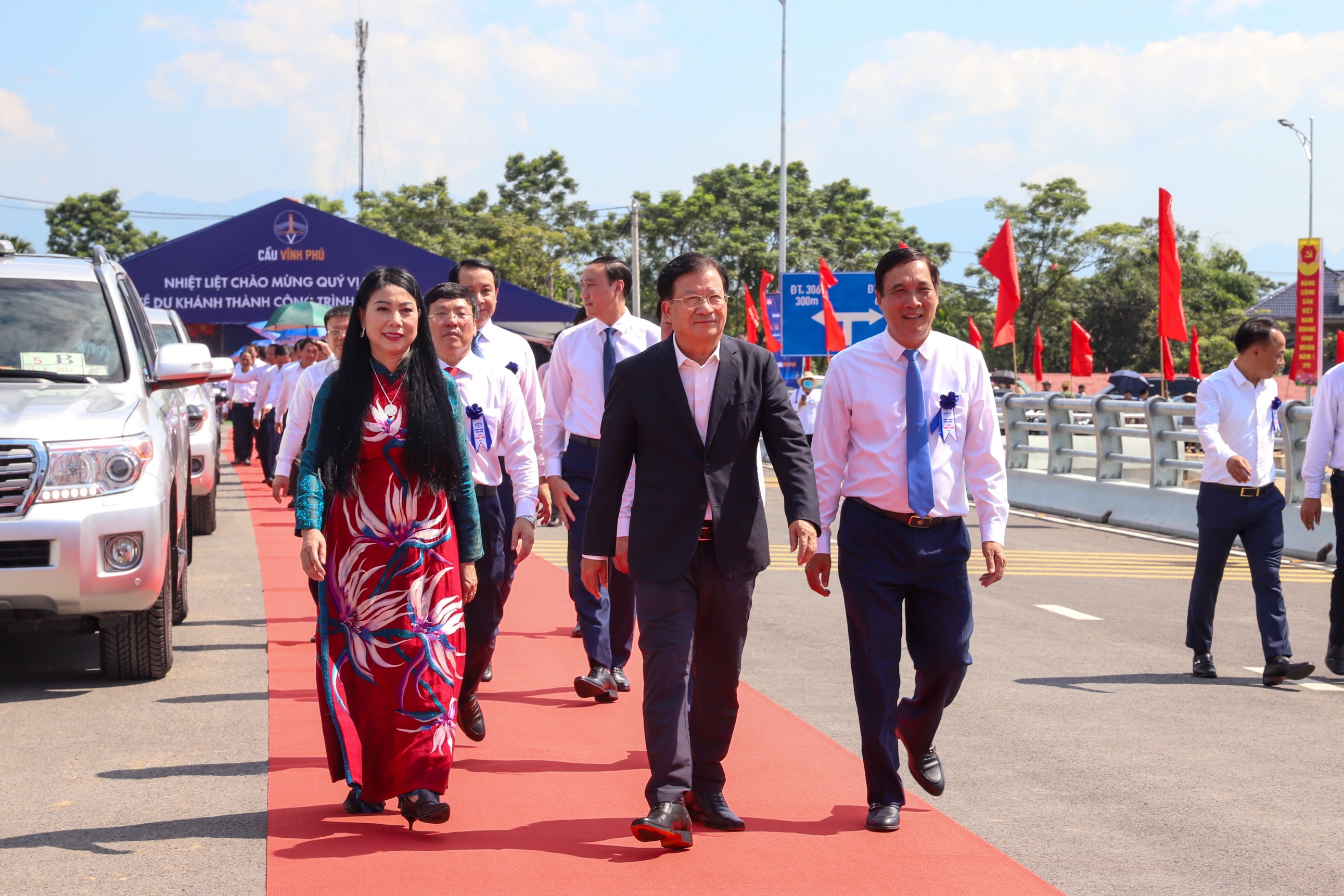 Inauguration of Vinh Phu Bridge across Lo River connecting Phu Tho and Vinh Phuc provinces
