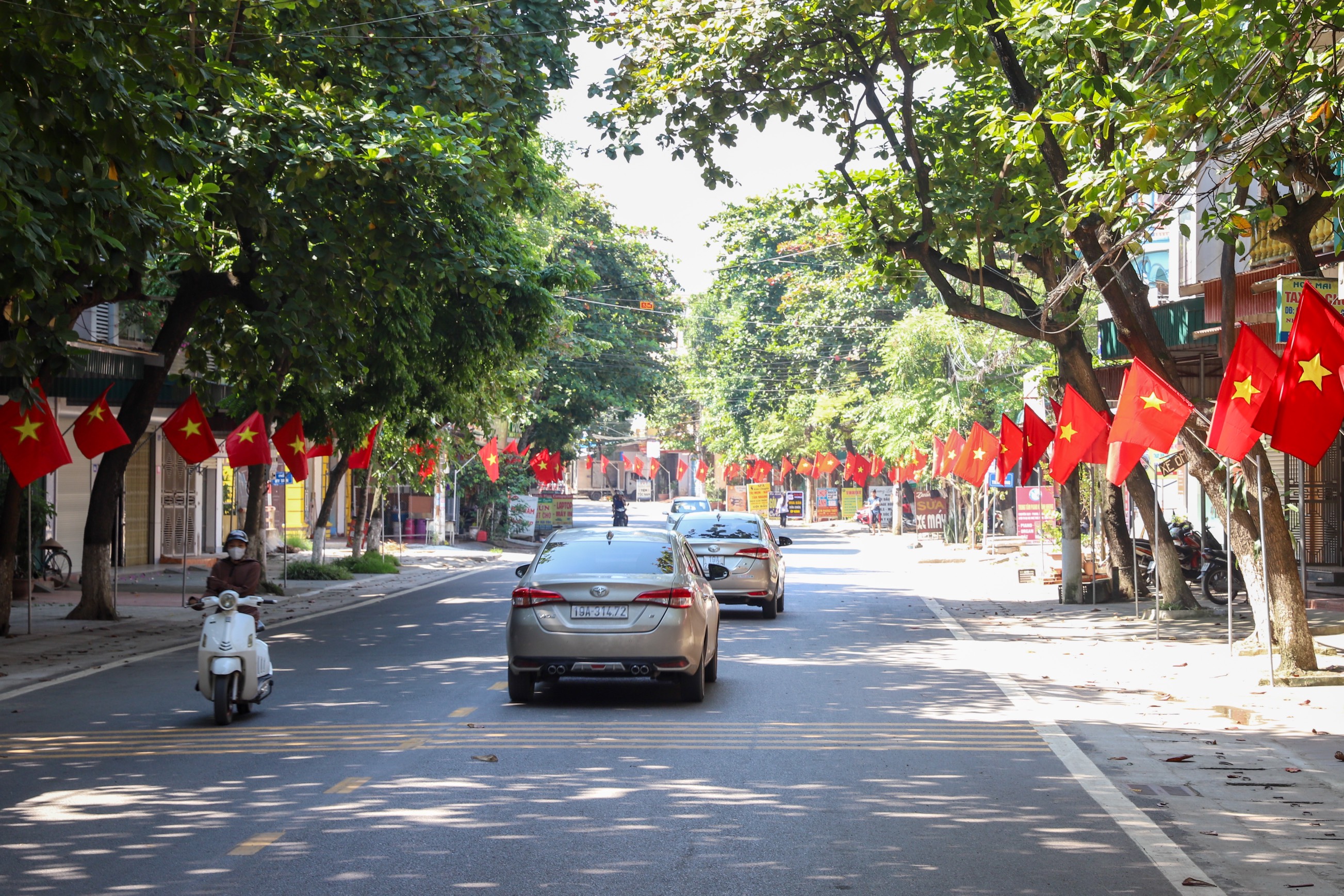 Rực rỡ cờ sao mừng Quốc khánh