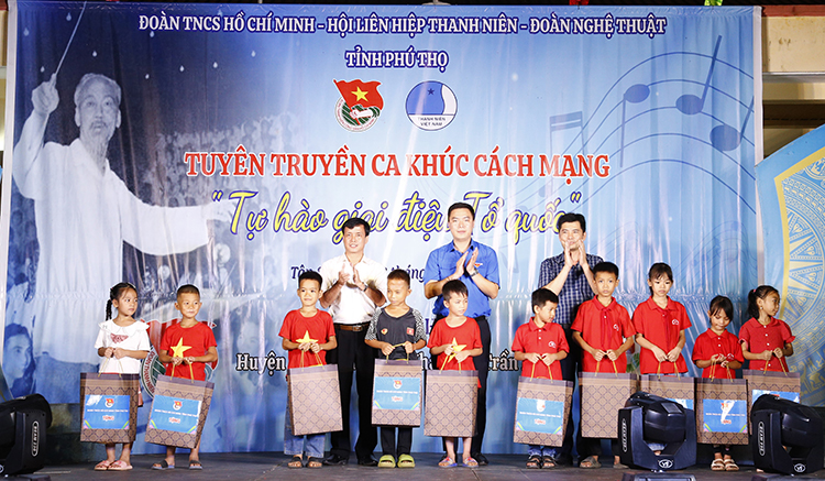 Chương trình “Tuyên truyền ca khúc cách mạng” năm 2023