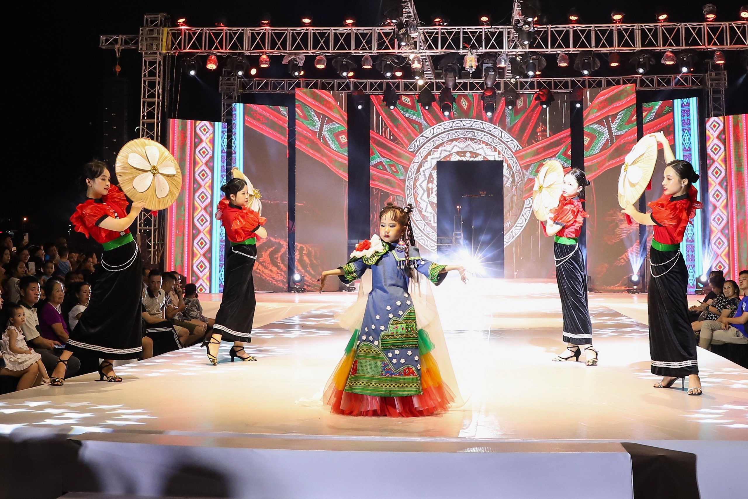 Special closing night of Fall-Winter 2023 Fashion Week season 2