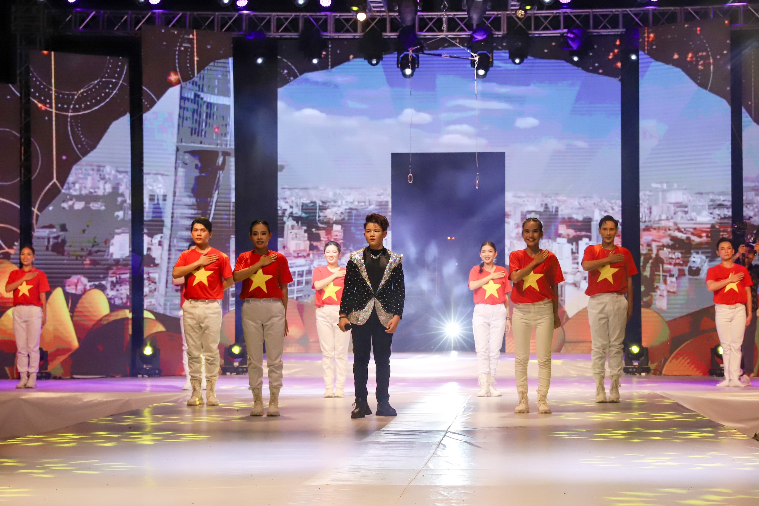 Special closing night of Fall-Winter 2023 Fashion Week season 2