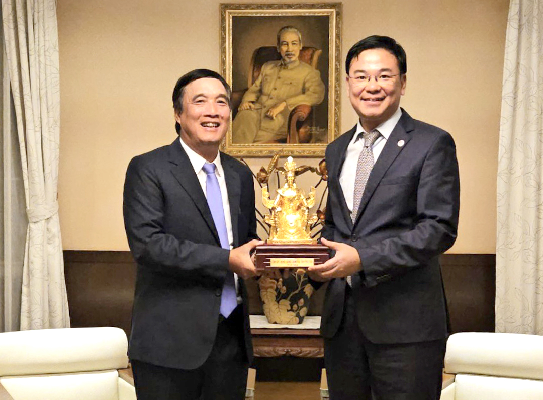 Phu Tho province’s delegation works with Vietnamese Embassy in Japan