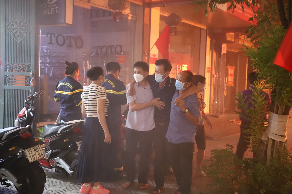 Lực lượng chớp được “thời điểm vàng” trong xử lý cháy nổ tại khu dân cư
