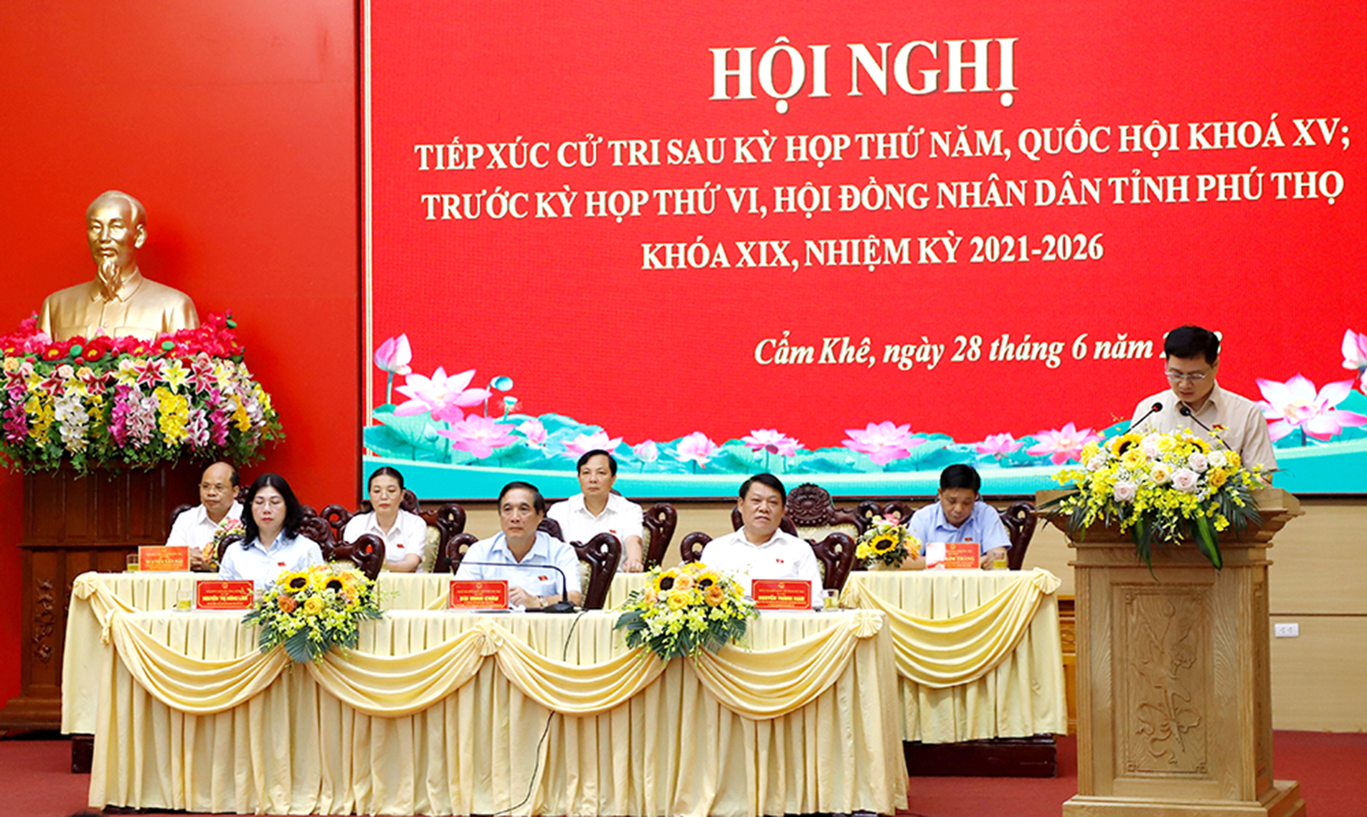 “Tròn vai” dân cử