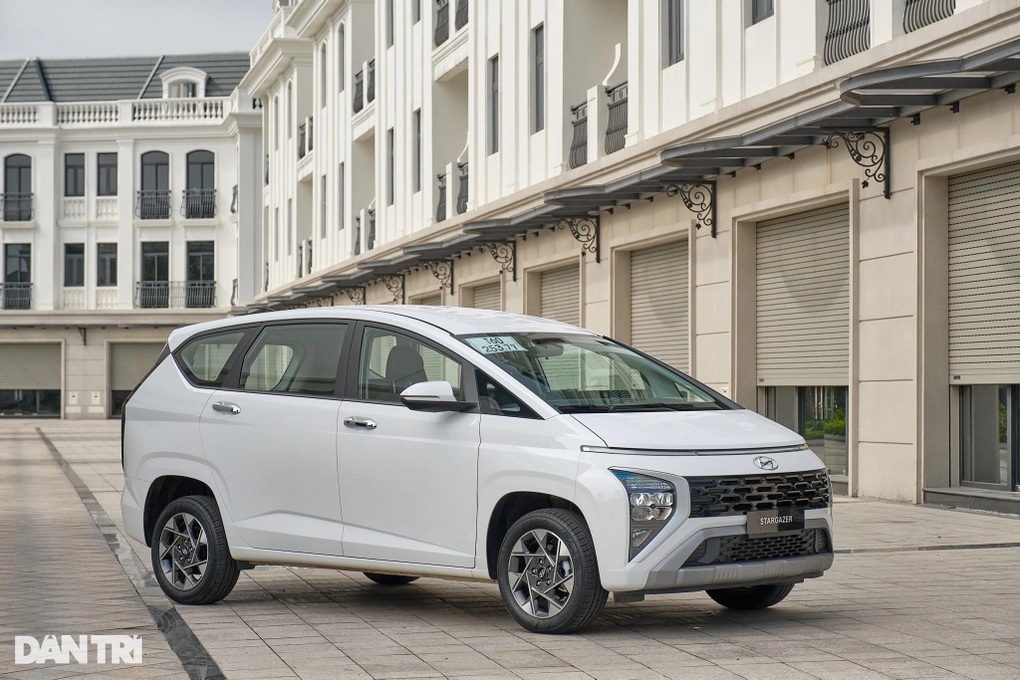 Phân khúc MPV cỡ nhỏ tháng 10: Hyundai Stargazer lần đầu bán vượt số đông