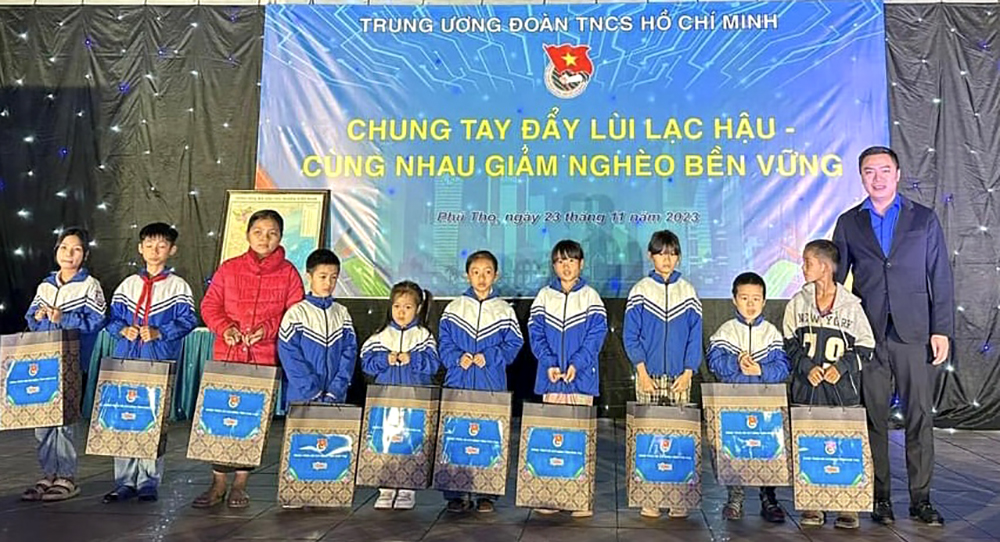 Chung tay đẩy lùi lạc hậu – cùng nhau giảm nghèo bền vững