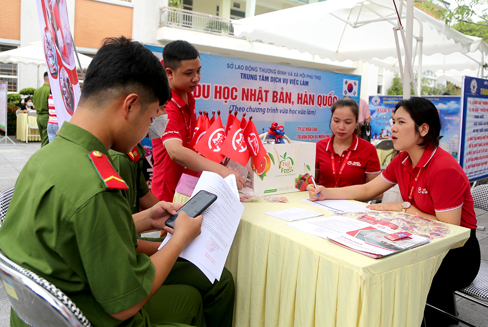 Chuyển biến trong công tác xuất khẩu lao động ở Lâm Thao