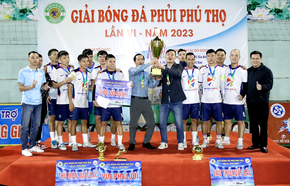 FC Nha Khoa HK vô địch Giải bóng đá phủi Phú Thọ năm 2023